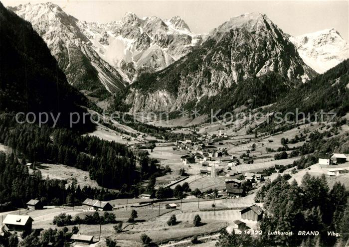 Brand Vorarlberg Gesamtansicht Luftkurort mit Alpenpanorama