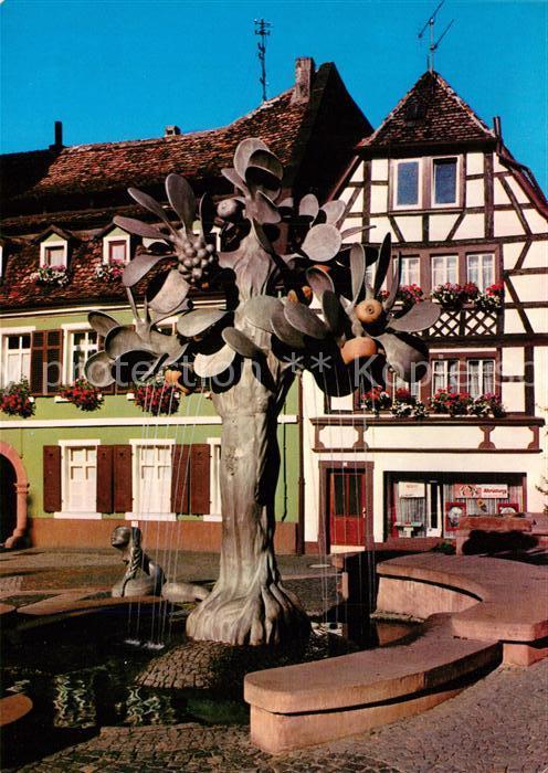 Neustadt Weinstrasse Brunnen am Kartoffelmarkt Altstadt Fachwerkhaus