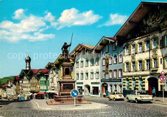 Bad Toelz Marktstrasse mit Winzerer Denkmal