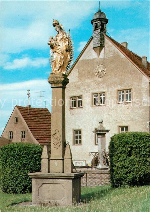 Aub Wuerzburg Rathaus mit Mariensaeule