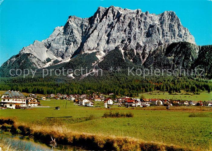 Ehrwald Tirol Panorama Blick gegen Zugspitzmassiv Wettersteingebirge