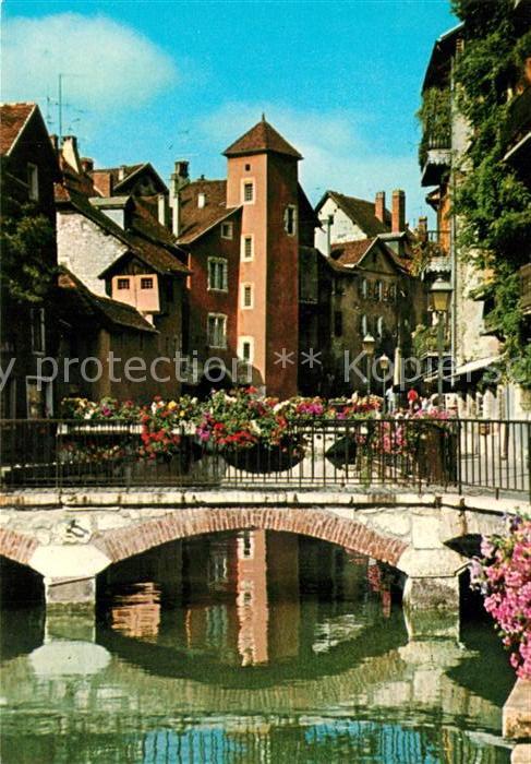 Annecy Haute-Savoie Pont Bacchus Canal Le Thiou