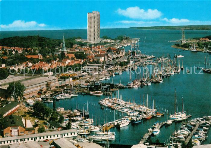 Travemuende Ostseebad Fliegeraufnahme Hafen