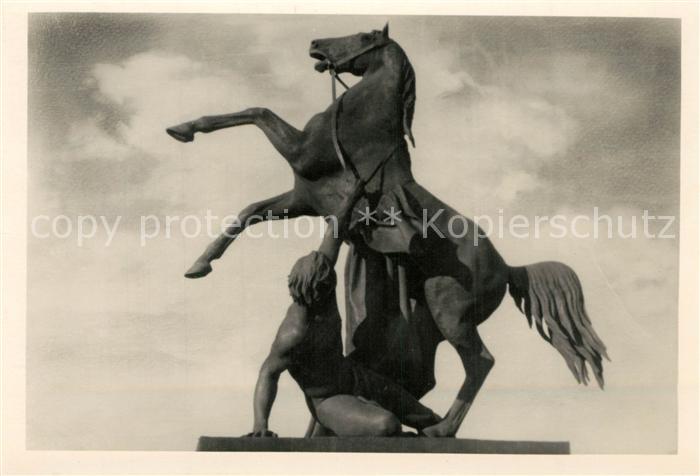 St Petersburg Leningrad Anitschkin Bruecke Skulptur