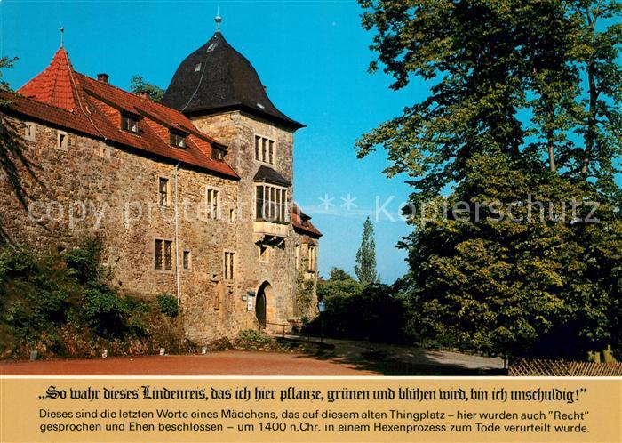 Schaumburg Rinteln Wesergebirge Torturm der Schaumburg mit Amtshaus und Linde