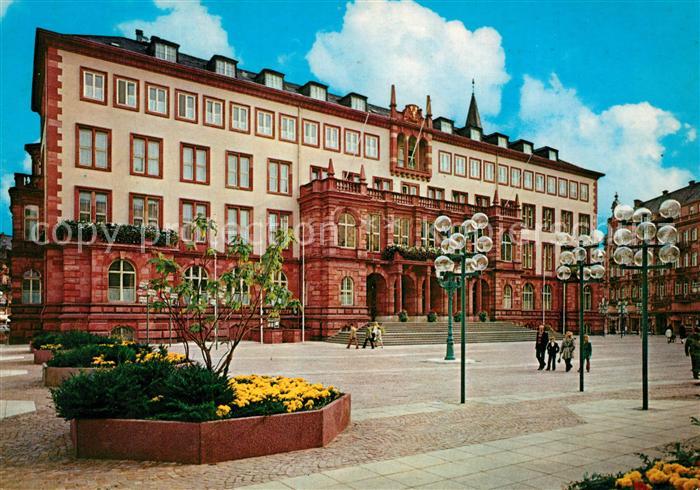 Wiesbaden Schlossplatz und Rathaus