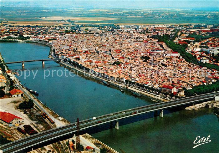 Arles Bouches-du-Rhone Fliegeraufnahme avec nouveau Pont