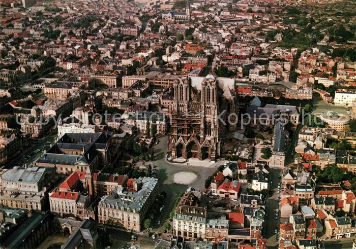 Reims Champagne Ardenne Vue generale vers la Cathedrale