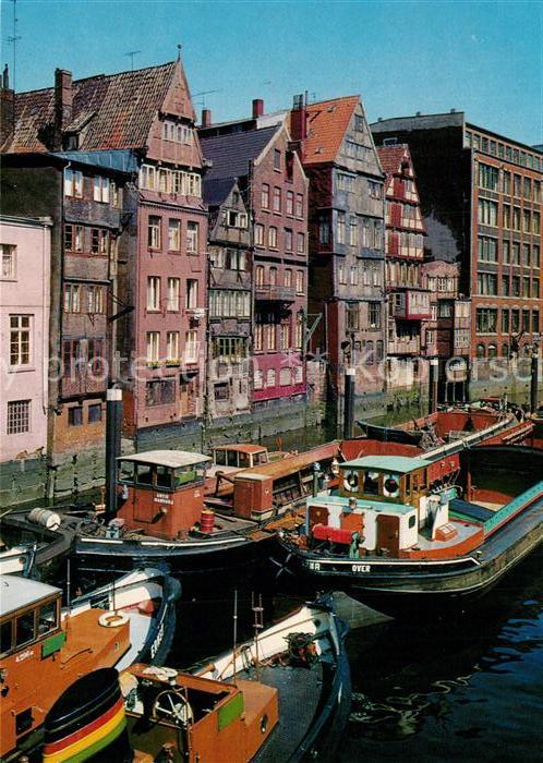 Hamburg Alte Haeuser am Nicolaifleet Frachtkaehne Schiffe