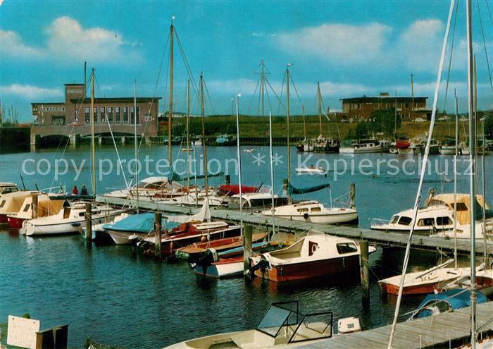 Carolinensiel Ostfriesland Yachthafen und Schleuse