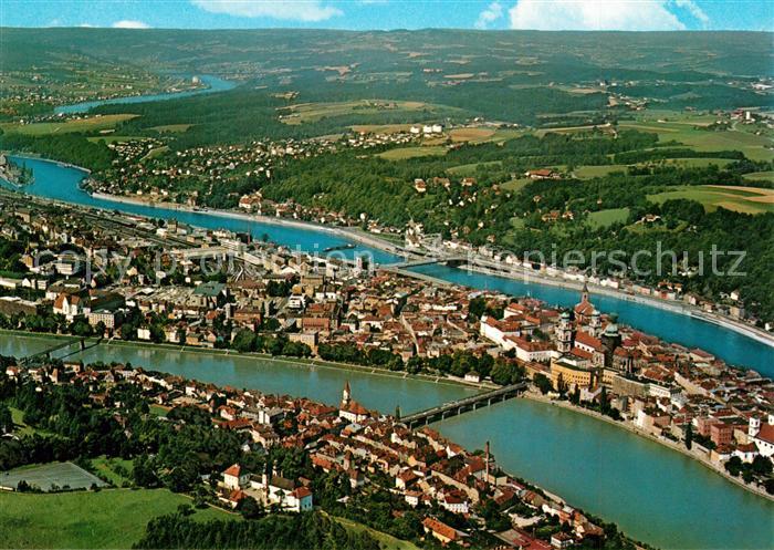 Passau Drei Fluesse Stadt Zusammenfluss von Donau Inn und Ilz Fliegeraufnahme