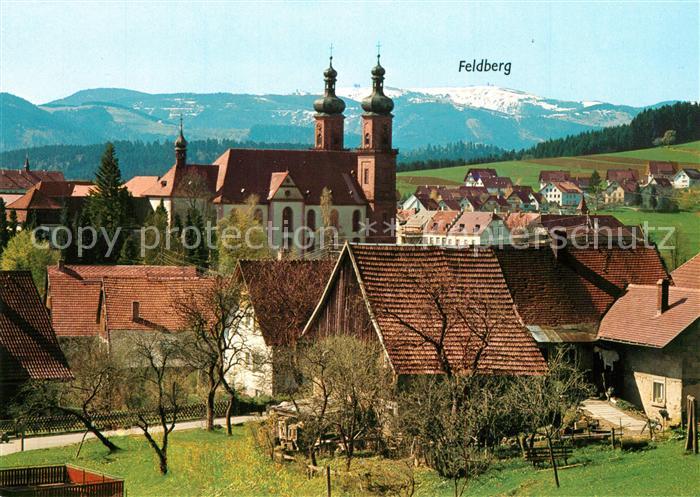 St Peter Schwarzwald Ortsansicht mit Kirche Blick zum Feldberg