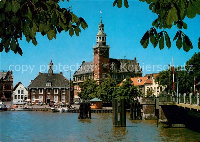 Leer Ostfriesland Blick auf Rathaus und Waage