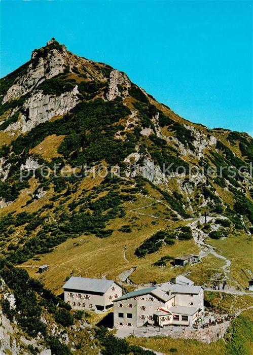 Stripsenjochhaus gegen Stripsenkopf Kaisergebirge