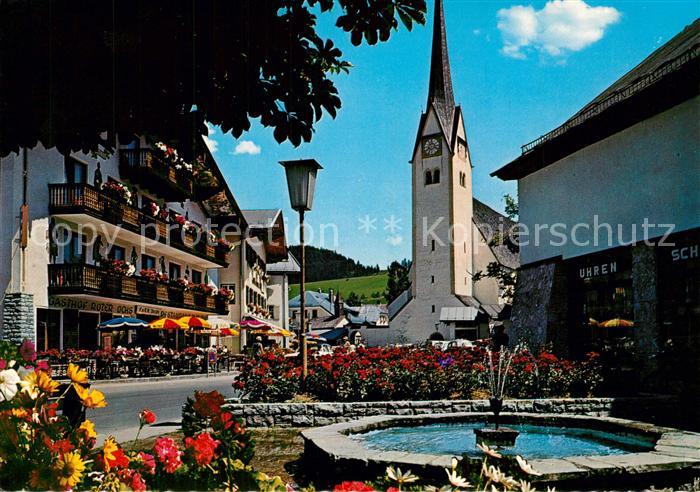 Abtenau Ortsmotiv mit Kirche Brunnen Sommerfrische