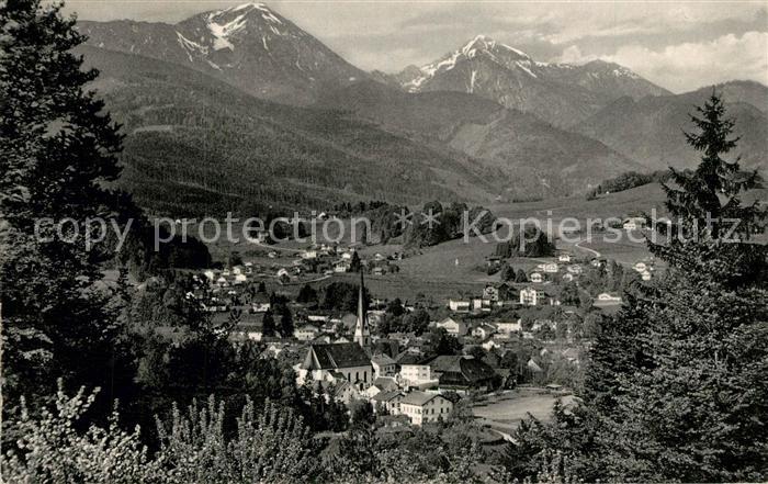 Siegsdorf Oberbayern mit Hochfelln und Hochgern