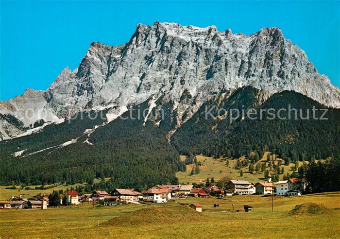 Ehrwald Tirol mit Zugspitzmassiv