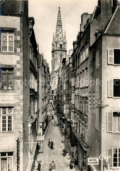 Saint-Malo 35 La Grande Rue et le Clocher de la Cathedrale