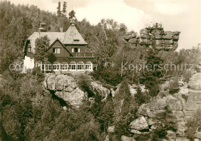 Oybin toepferbaude mit Lochstein Felsentor