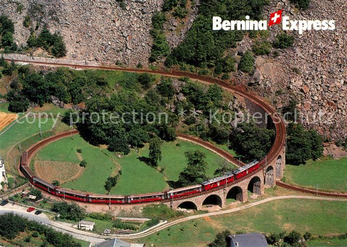 Eisenbahn Bernina-Express Kehrviadukt Brusio Fliegeraufnahme