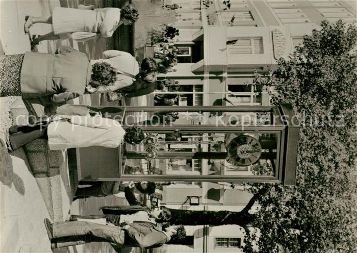 Dresden Strasse der Befeiung Neue Standuhr