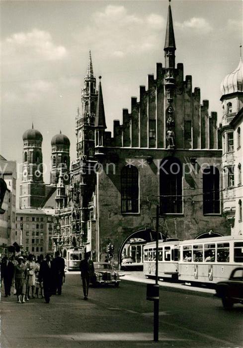 Muenchen Marienplatz Rathaus Frauenkirche