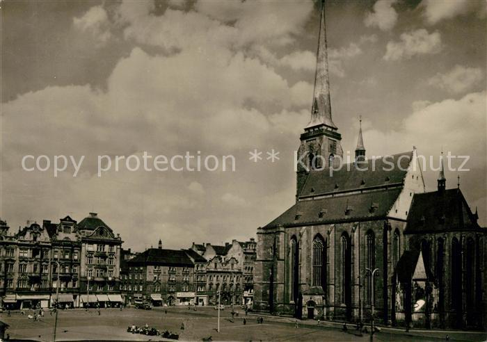 Plzen Pilsen Namesti Republiky s kostelem sv Bartolomeje