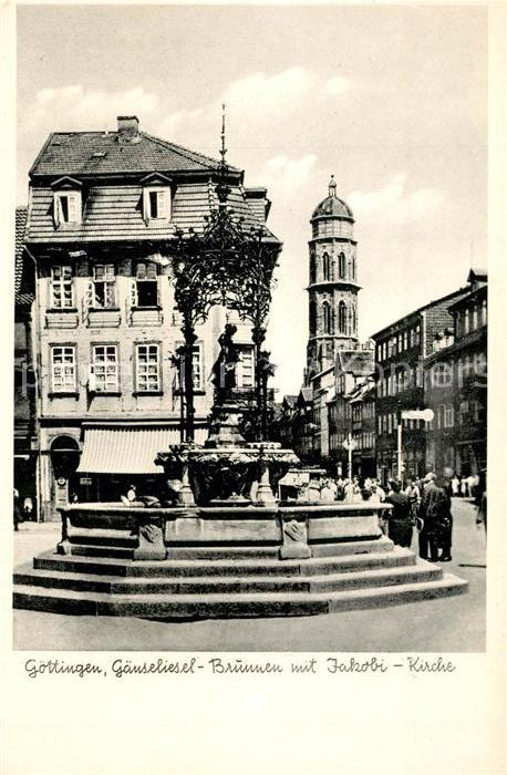 Goettingen Niedersachsen Gaenseliesel Brunnen mit Jakobi Kirche