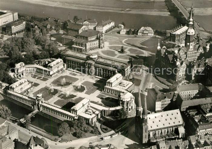 Dresden Zwinger und Theaterplatz Fliegeraufnahme