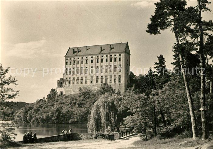 Plumlov Postavenim zamecke budovy nad Podhradskym