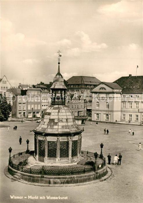 Wismar Mecklenburg Marktplatz mit Wasserkunst