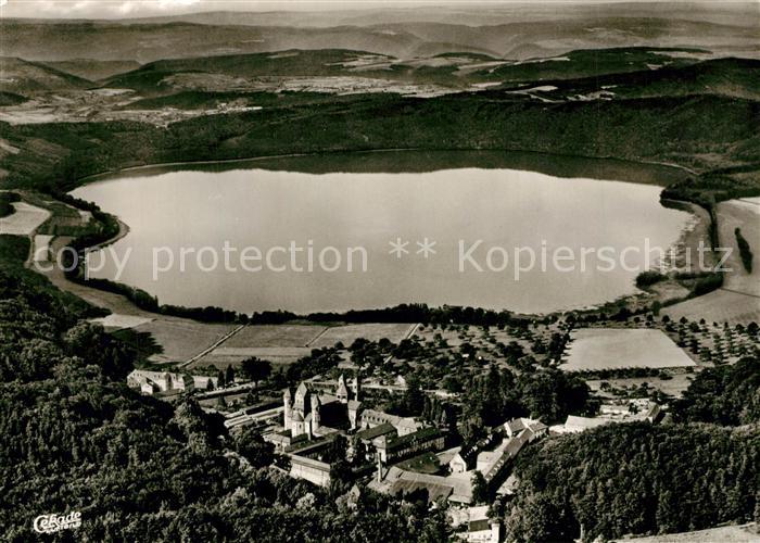Maria Laach Jauerling Fliegeraufnahme Abtei mit See