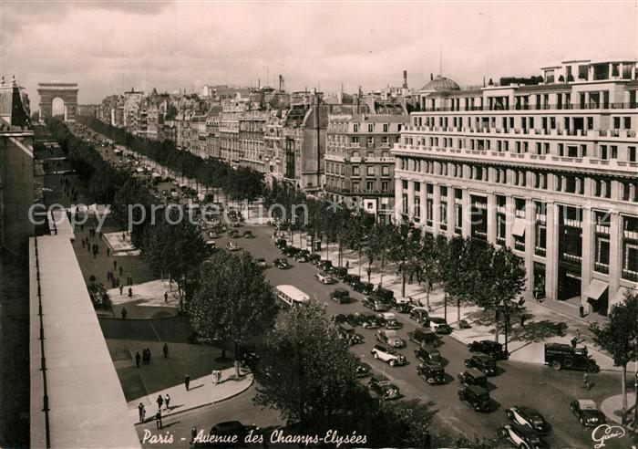 Paris Avenue des Champs-Elysees