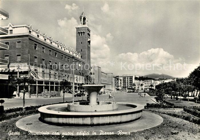 Gaeta Municipio con nuovi edifici in Piazza Roma