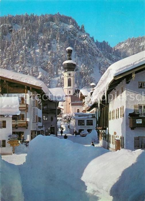 Reit Winkl Dorfpartie mit Hausberg