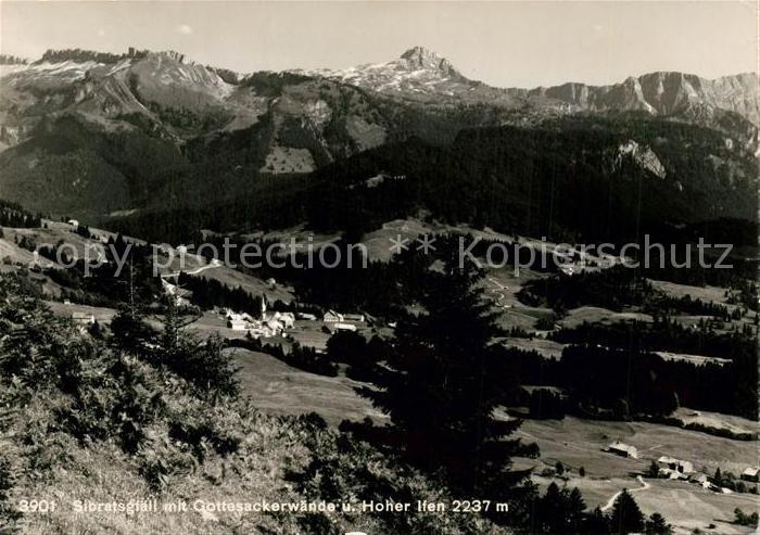 Sibratsgfaell Vorarlberg mit Gottesackerwaende und Hoher Ifen