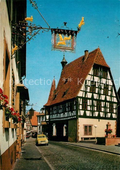 Michelstadt Gasthof Drei Hasen mit altem Wirtshausschild und Rathaus