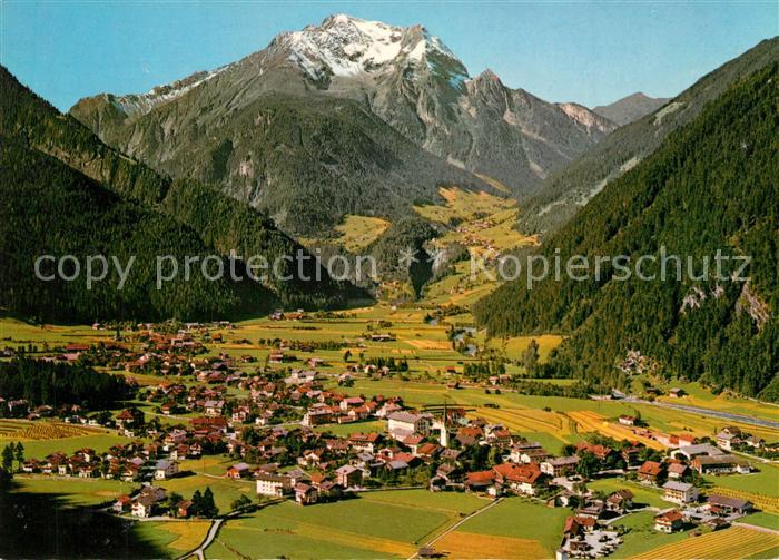 Mayrhofen Zillertal Fliegeraufnahme mit Gruenberg