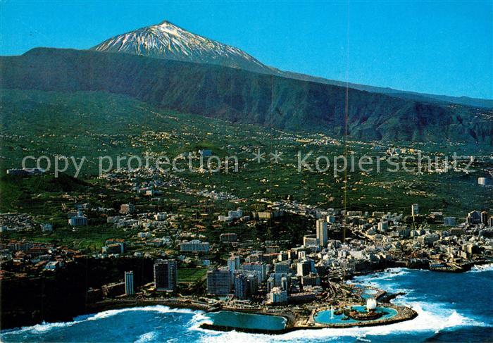 Puerto de la Cruz Vista aérea de la ciudad y el volcano Teide