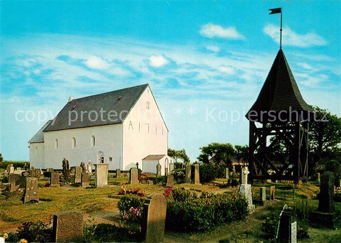 Morsum Sylt Sylts aelteste Kirche St Martin mit Glockenturm 13. Jhdt.