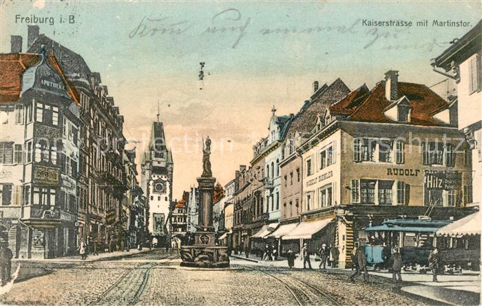 Freiburg Breisgau Kaiserstrasse mit Martinstor