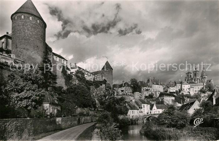 Semur-en-Auxois Les bords de la Rivière