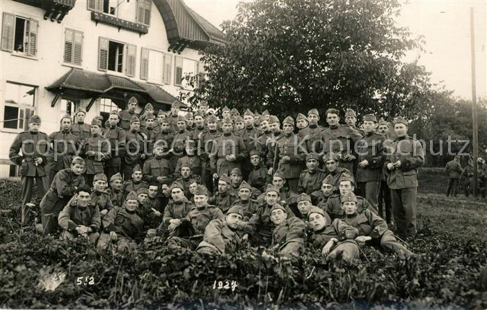 Soldatengruppenfoto Schweizer Soldaten