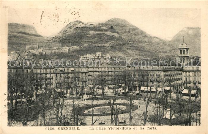 Grenoble La place Victor Huso les forts