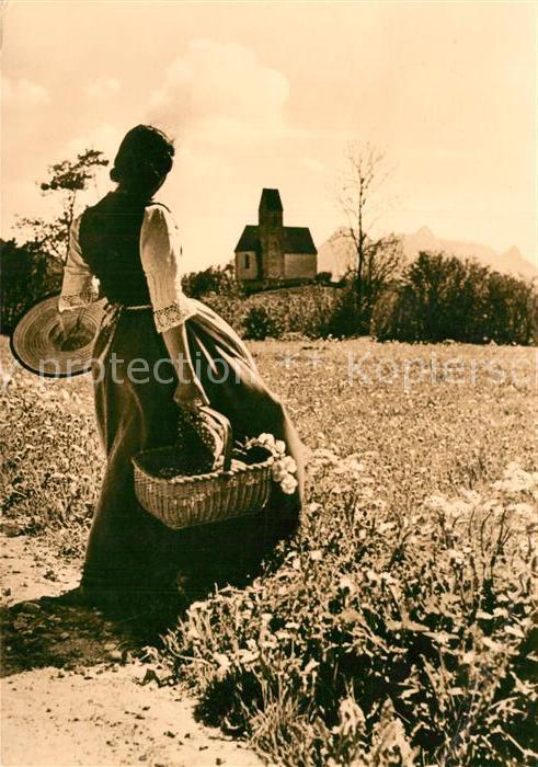 Gruena Bad Pfingstgruesse Kirche Frau mit Korb