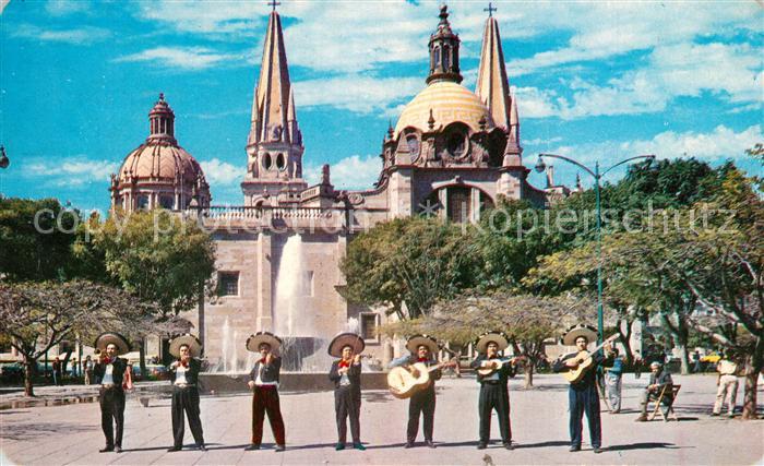 Guadalajara Catedral y Mariachi tipico