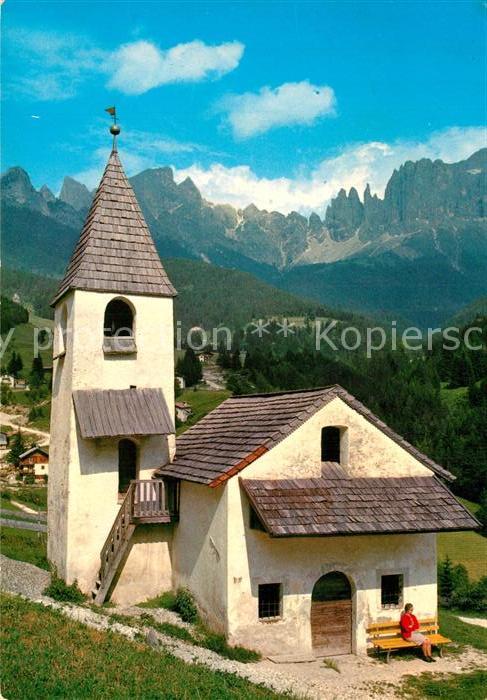 San Cipriano Chiesa verso il Catinaccio Dolomiti Kirche Blick gegen Rosengarten