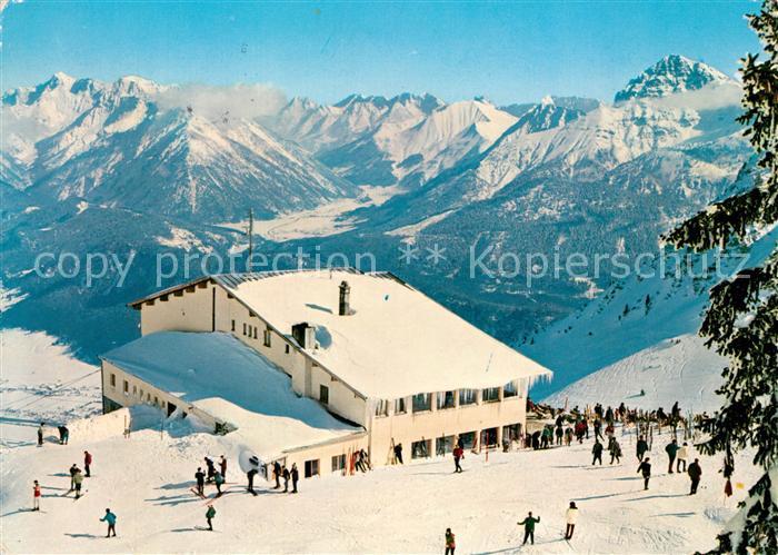 Reutte Tirol Reuttener Bergbahn Berghotel Hahnenkamm mit Zugspitze Mieminger Hoc