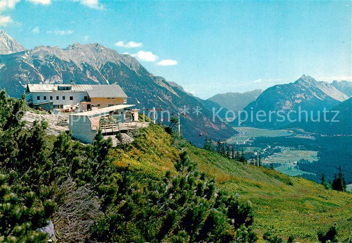 Leutasch Rauthhuette Blick auf Dreitorspitze Karwendelspitze und Ahrnspitze Alpe