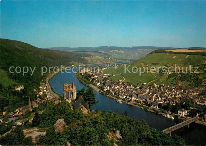 Traben-Trarbach Moselpartie mit Ruine Grevenburg